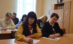 Крим – це Україна: освітяни, учні та студенти Буковини взяли участь у написанні Диктанту єдності