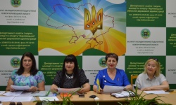 «Світочі педагогічної майстерності»: на Буковині оновлять обласну галерею освітянських лідерів